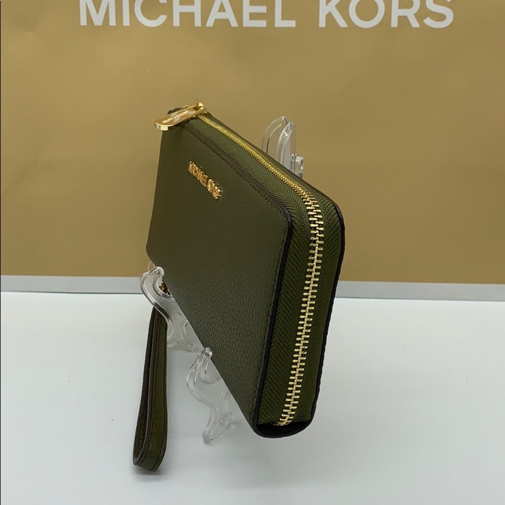 MICHAEL KORS JET SET TRAVEL LG TRVL CONTINENTAL Wristlet Wallet Phone Case NWT - Picture 4 of 16
